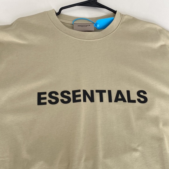 Essentials Oversized Tshirt Size M - Picture 2 of 6